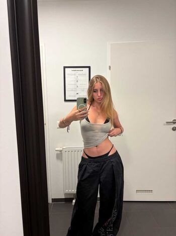 stellas_secret0