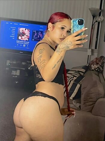 _thagirldaee