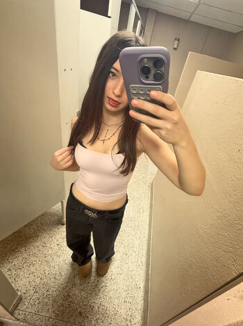 TheHoneyBeee