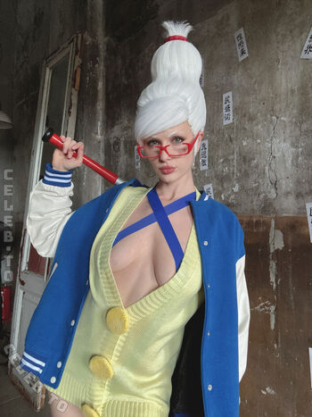 TniweCosplay