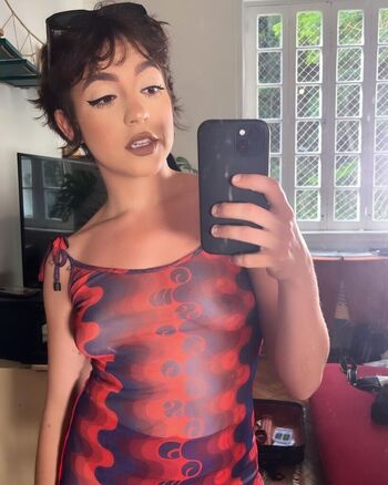 Valen Bandeira