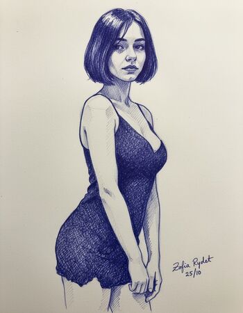 Valeria Flores