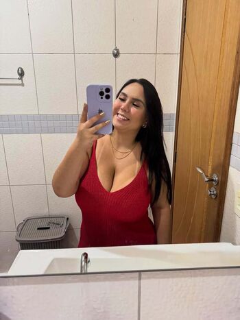 Vanessa Mira