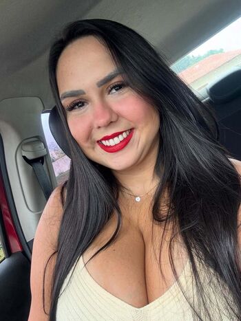 Vanessa Mira