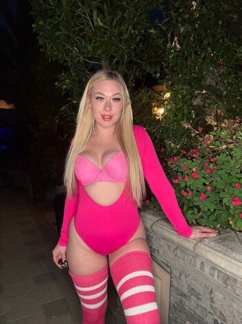 Vanna Rose