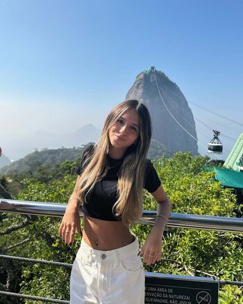 Vicky Queiroz