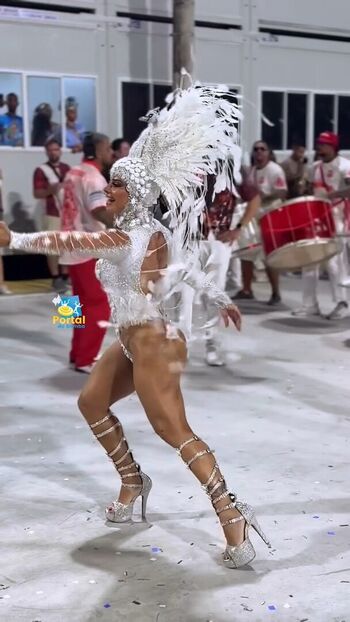 Viviane Araujo