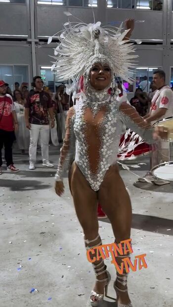Viviane Araujo