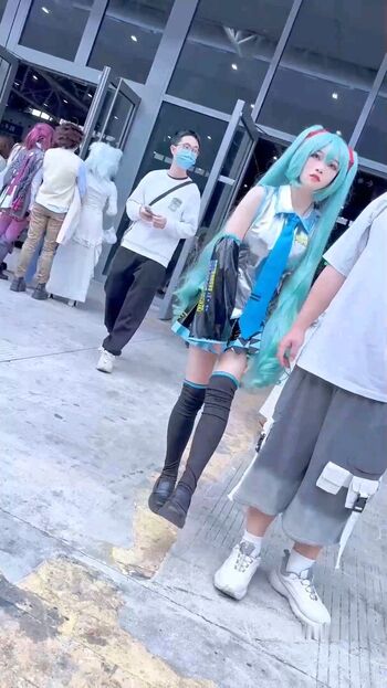 Voyeur Asian Pissing Toilet &Amp; Upskirts Only