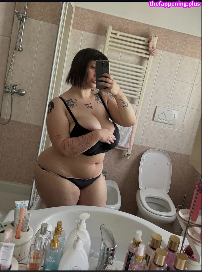Mxmmytina / Vvalentinabonetalli Foto OnlyFans Desnuda #130
