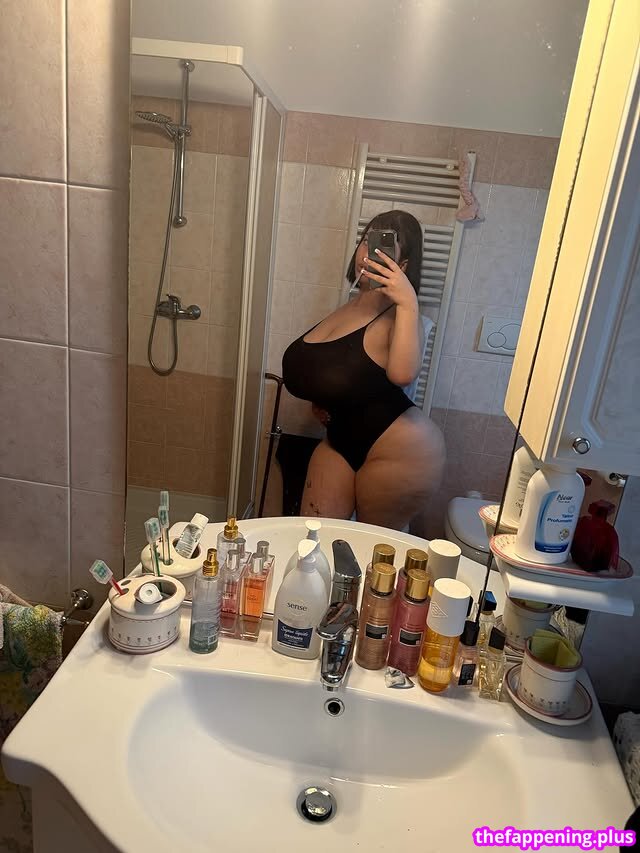 Mxmmytina / Vvalentinabonetalli Nahá OnlyFans fotografie #184