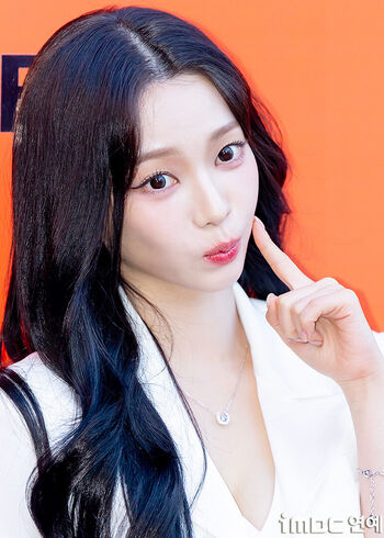 WomenK-pop