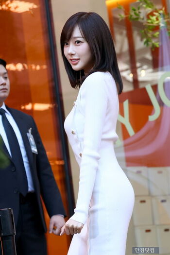 WomenK-pop