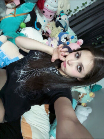 xenluvsmiku