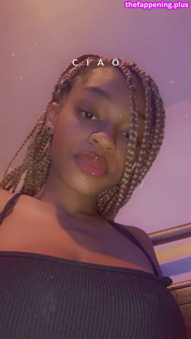 xx_zakiya / xxxmilk Fotografie OnlyFans Dezbrăcată #8