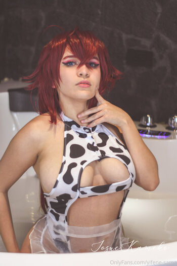 Yifene Cosplay