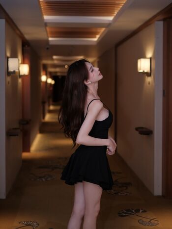 Zoey_047