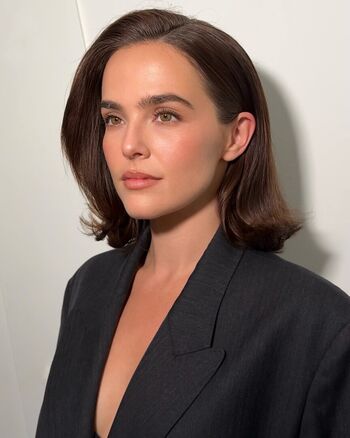 Zoey Deutch